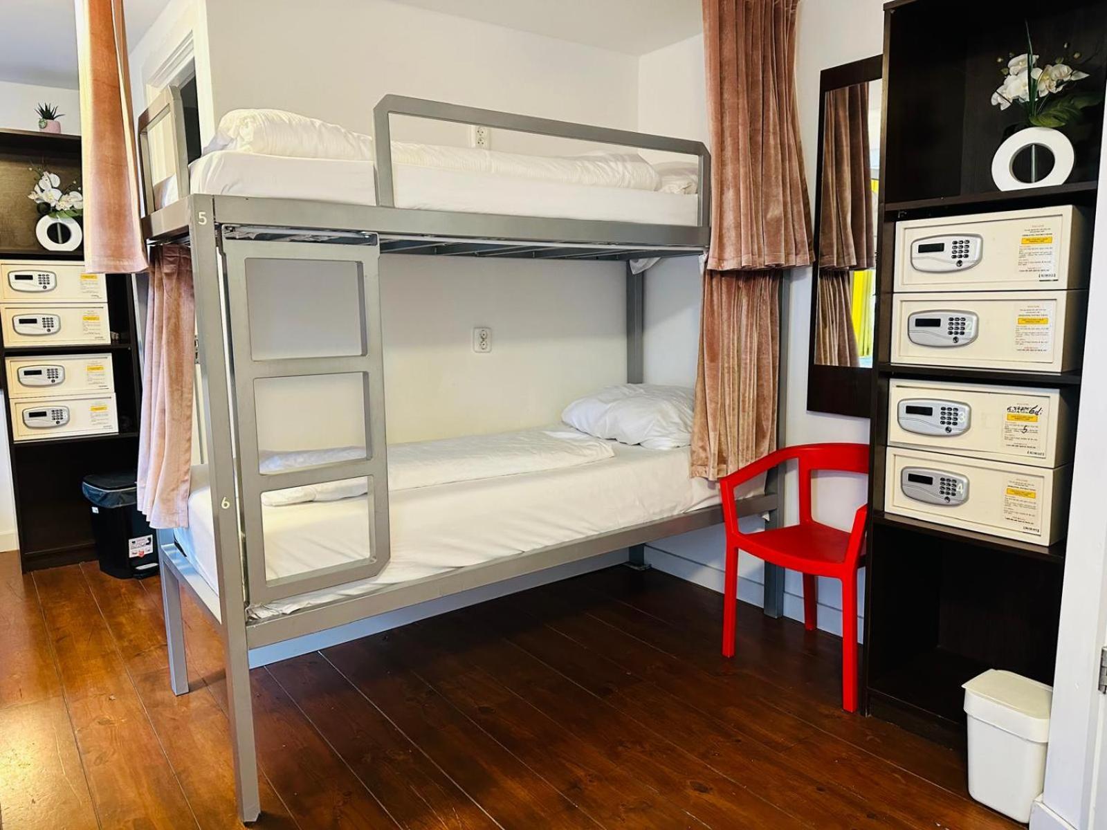 Room Mate Hostel Amsterdam ซานดาม ภายนอก รูปภาพ