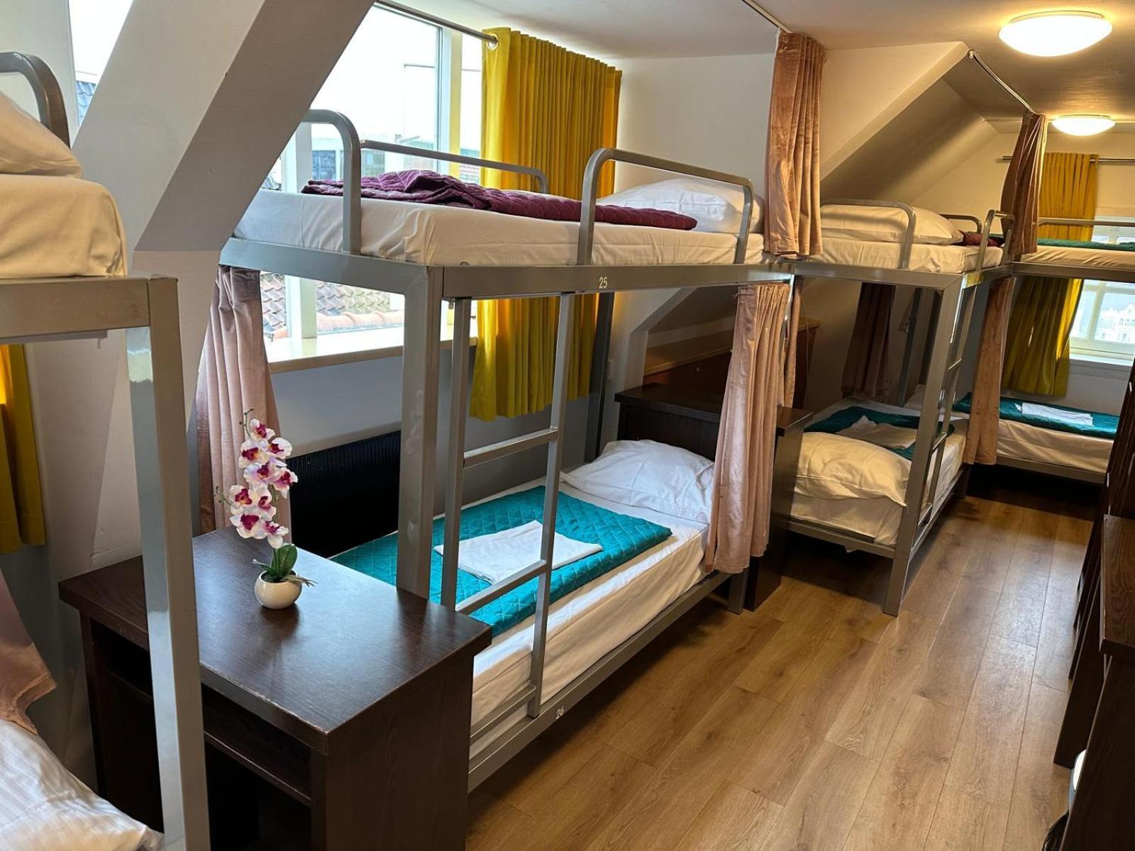 Room Mate Hostel Amsterdam ซานดาม ภายนอก รูปภาพ